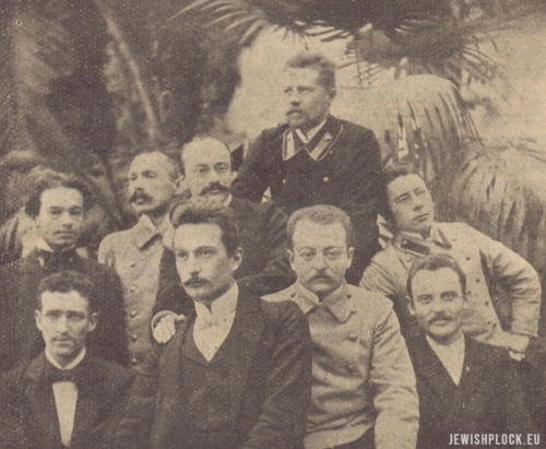 Józef Kwiatek (third from the left in the second row) surrounded by members of the Polish Youth Circle in Dorpat in 1902 (source: J. Krzesławski, Józef Kwiatek (1874-1910), Warsaw 1935)